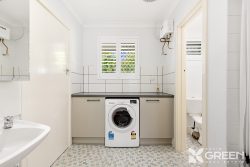 2/5 Jesmond St, Safety Bay WA 6169, Australia
