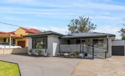 18 Jindalee Ave, Kanahooka NSW 2530, Australia