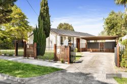 15 Jousting Pl, Glen Waverley VIC 3150, Australia
