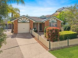 6B Ingram Cl, Kariong NSW 2250, Australia