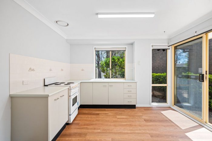 6B Ingram Cl, Kariong NSW 2250, Australia
