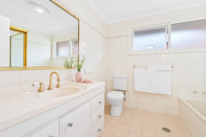 42 Arunta Ave, Kariong NSW 2250, Australia