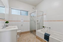 6 Waterview Cres, O’Halloran Hill SA 5158, Australia