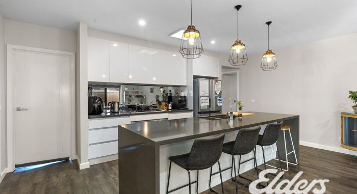 10 Lakeviews Cct, Yarrawonga VIC 3730, Australia