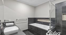 10 Lakeviews Cct, Yarrawonga VIC 3730, Australia