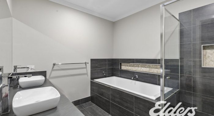10 Lakeviews Cct, Yarrawonga VIC 3730, Australia