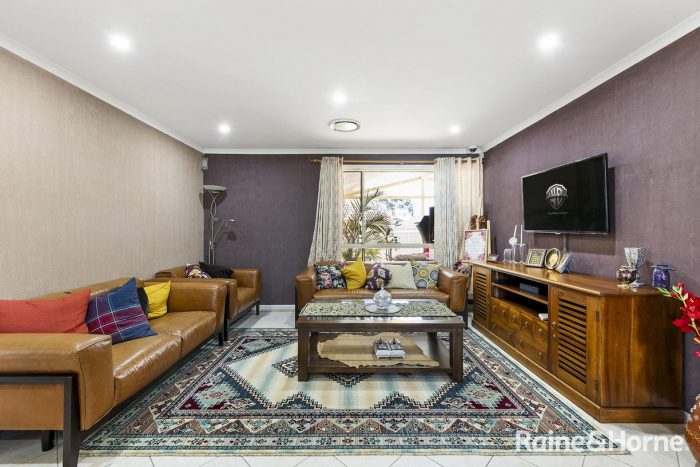 4 Chapman St, West Hoxton NSW 2171, Australia