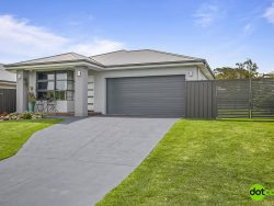 36 Lawrence Ave, Wyee NSW 2259, Australia