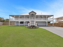 3 Benjamin Pl, Dundowran QLD 4655, Australia