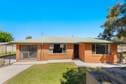 3 Minnamurra Rd, Gorokan NSW 2263, Australia