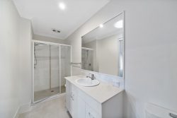 2/2 Belle Ct, Redbank QLD 4301, Australia