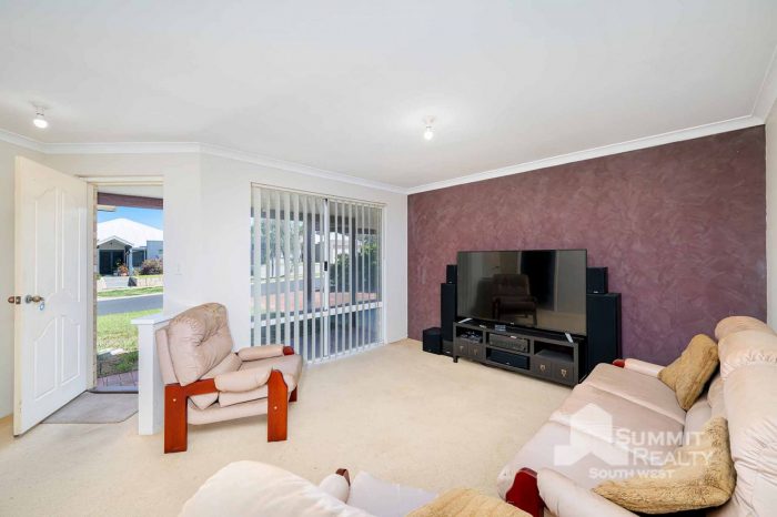 28 Walton Approach, Dalyellup WA 6230, Australia