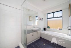 5 Batman Way, Dalyellup WA 6230, Australia