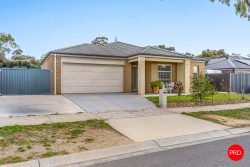 16 Grayton St, Marong VIC 3515, Australia