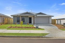 57 Outlook Blvd, Gleneagle QLD 4285, Australia