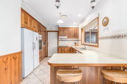 20 Parkland Dr, Hamlyn Heights VIC 3215, Australia