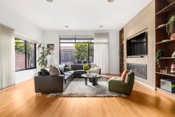 Unit 2/18 Paul Ave, Keilor East VIC 3033, Australia