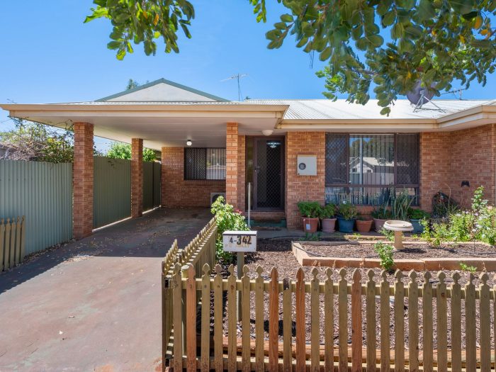 Unit 4/342 Piccadilly St, West Lamington WA 6430, Australia