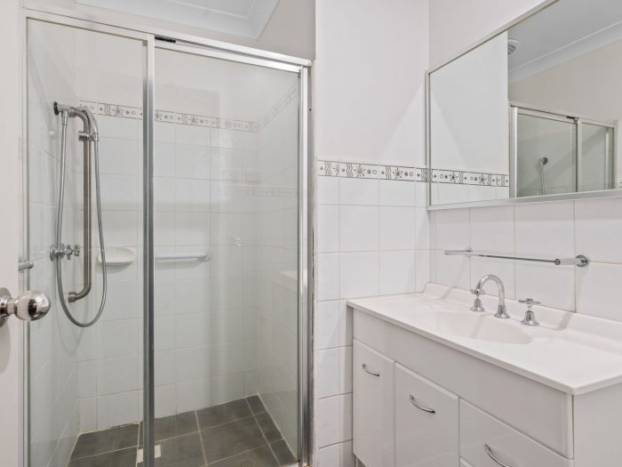 Unit 4/342 Piccadilly St, West Lamington WA 6430, Australia