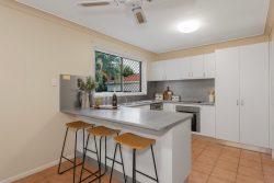 13 Exmoor St, Mudgeeraba QLD 4213, Australia