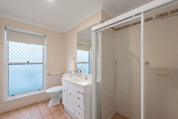 13 Exmoor St, Mudgeeraba QLD 4213, Australia