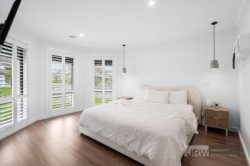 15 Riverglen Rd, Berwick VIC 3806, Australia