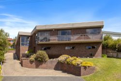 79 Roslyn Ave, Kingston Beach TAS 7050, Australia