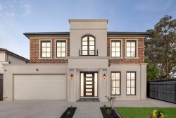 81 Sevenoaks Rd, Burwood East VIC 3151, Australia