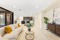 81 Sevenoaks Rd, Burwood East VIC 3151, Australia