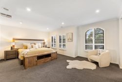 81 Sevenoaks Rd, Burwood East VIC 3151, Australia