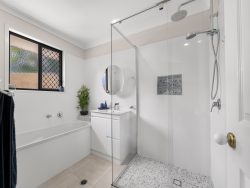 15 Sonata Dr, Warner QLD 4500, Australia