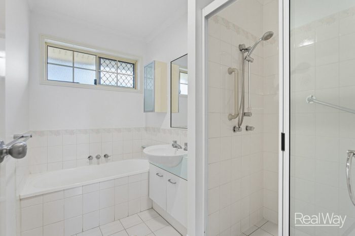 Unit 4/86 Woodford St, Cunningham Views, One Mile QLD 4305, Australia