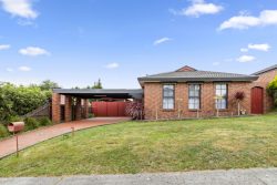 97 Sydney Parkinson Ave, Endeavour Hills VIC 3802, Australia