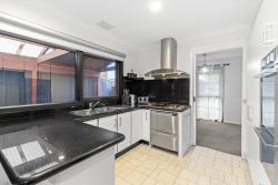 97 Sydney Parkinson Ave, Endeavour Hills VIC 3802, Australia