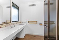 97 Sydney Parkinson Ave, Endeavour Hills VIC 3802, Australia