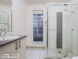 25 Troon St, North Lakes QLD 4509, Australia