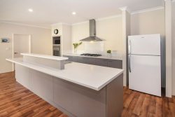 5 Indooroopilly Cres, Dunsborough WA 6281, Australia