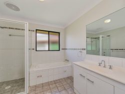 24 Viewmont Way, Woongarrah NSW 2259, Australia