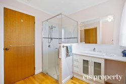 392 Village Dr, Kingston TAS 7050, Australia