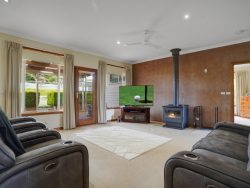 12 Walkenhorst Rd, Tarrington VIC 3301, Australia