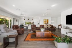 107 Fraser Dr, Banora Point NSW 2486, Australia