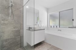 107 Fraser Dr, Banora Point NSW 2486, Australia