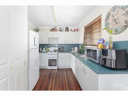 27A Main St, Park Avenue QLD 4701, Australia