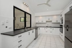 3 Ashburton Pl, Wakerley QLD 4154, Australia