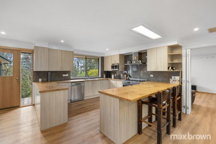 4 Church St, The Basin VIC 3154, Australia