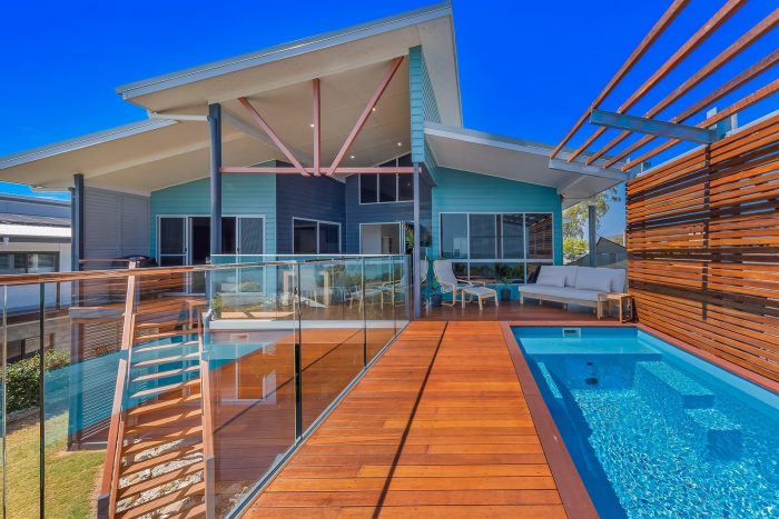 33 Blackcurrant Dr, Hideaway Bay QLD 4800, Australia