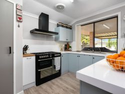 33 Bracklemann Dr, Boulder WA 6432, Australia