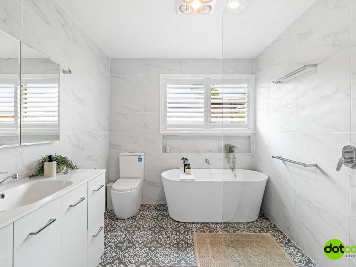 77 Buff Point Ave, Buff Point NSW 2262, Australia