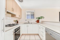 25 Cambourne Cres, Seaford SA 5169, Australia
