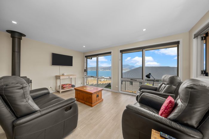 22 Cherrington Dr, Tranmere TAS 7018, Australia